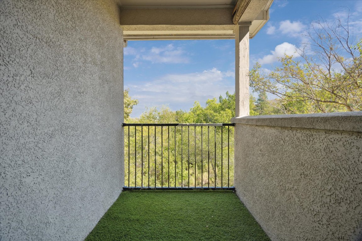 11203 Ranch Road 2222, Unit 1504 Austin, TX 78730 - Photo 3 of 10 View of balcony