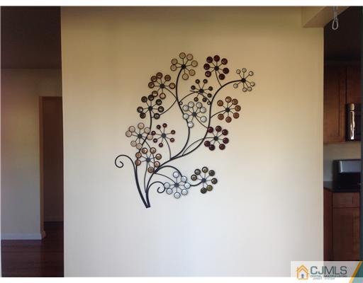 24 Colton Road Edison, NJ 08817 - Photo 14 of 18 a view of a entryway
