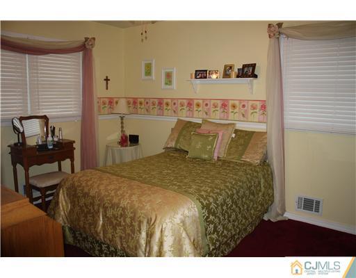 21 Owens Road Old Bridge, NJ 08857 - Photo 13 of 25 Gallery Image 13