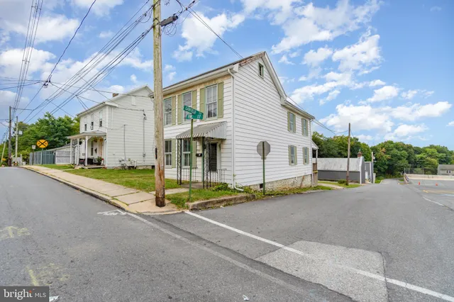 a view of balcony with workspace
