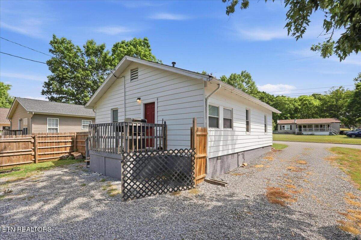 707 South Everett High Road Maryville, TN 37804 - Photo 21 of 24 25-031_1I2A7802_autoremove_34252137