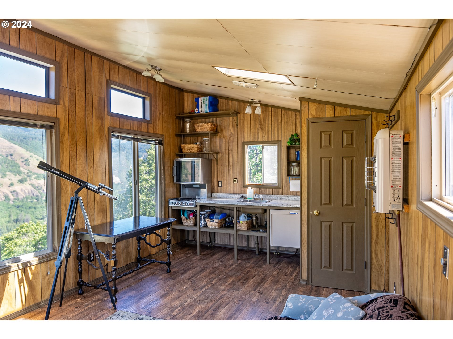 Suz Ridge Road Lyle, WA 98635 - Photo 4 of 40 Gallery Image 4