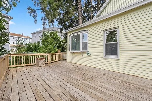 $2,400 | 715 Elm Street, Woonsocket, RI 02895