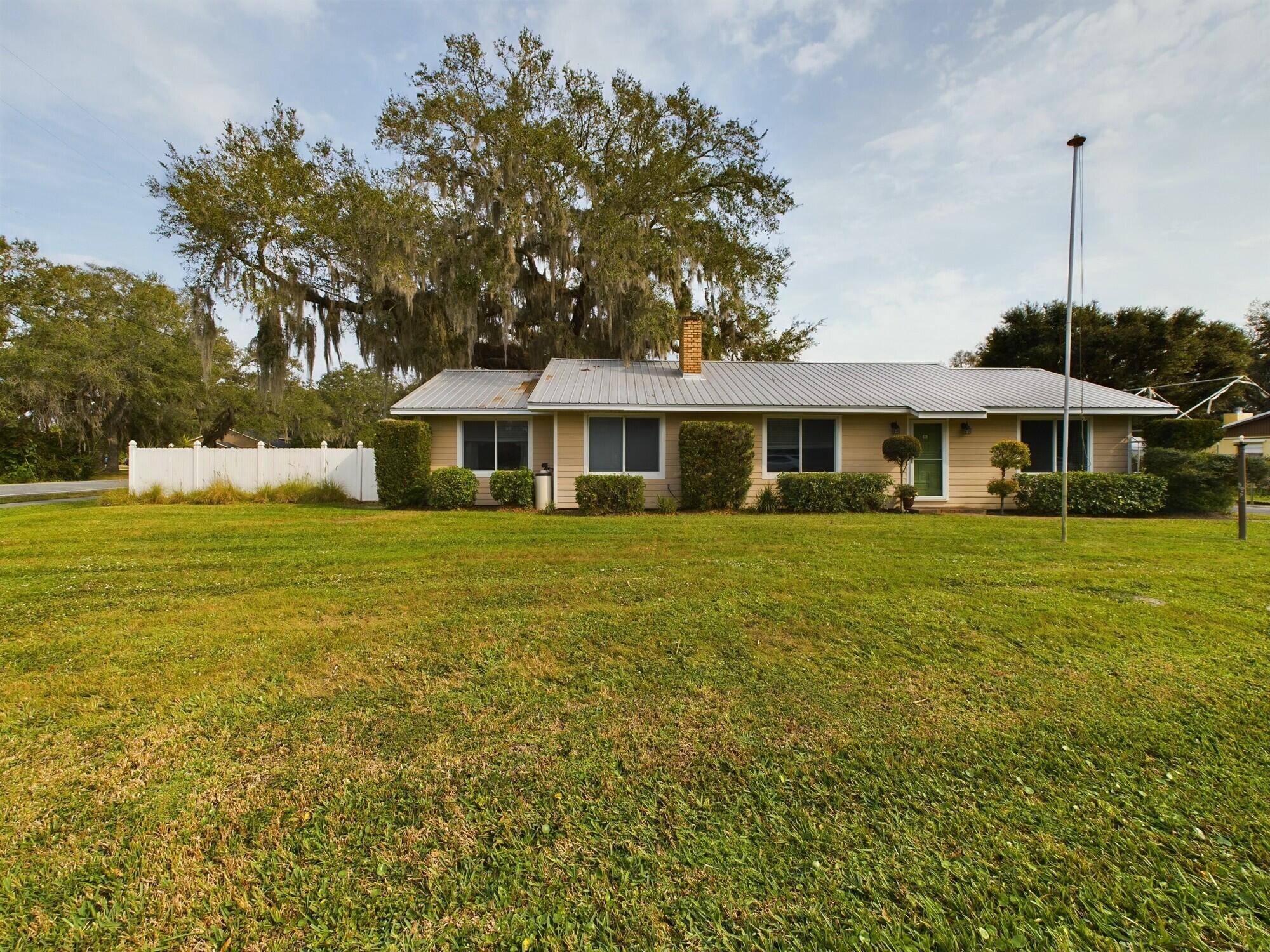 1517 Southwest 7th Avenue Okeechobee, FL 34974 - Photo 1 of 51 tempImagex7mXwg