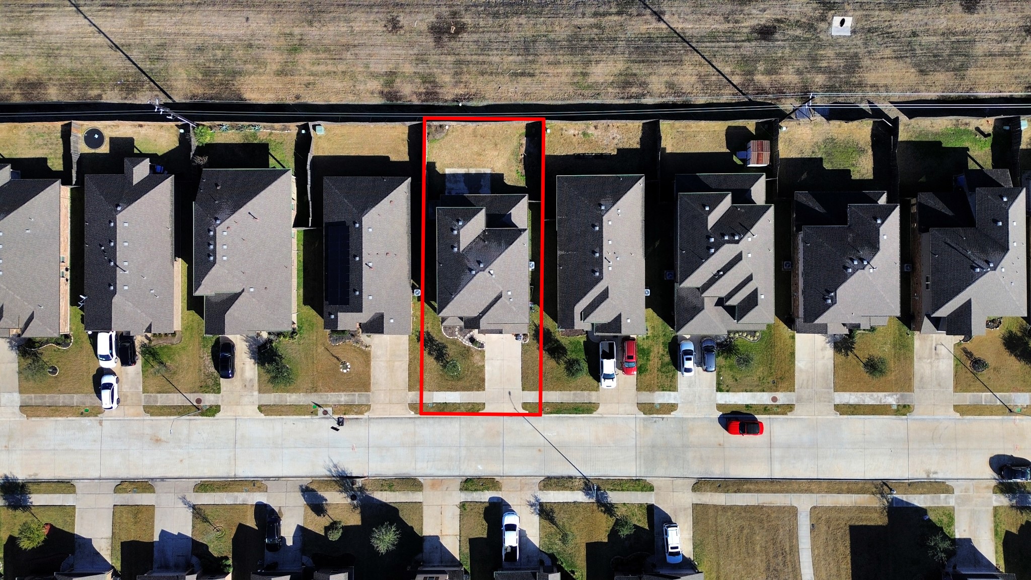 619 Ashley Falls Lane Rosharon, TX 77583 - Photo 4 of 31 Conveniently located just minutes from town, shopping, and the medical center, this home offers the perfect blend of comfort, privacy, and location.