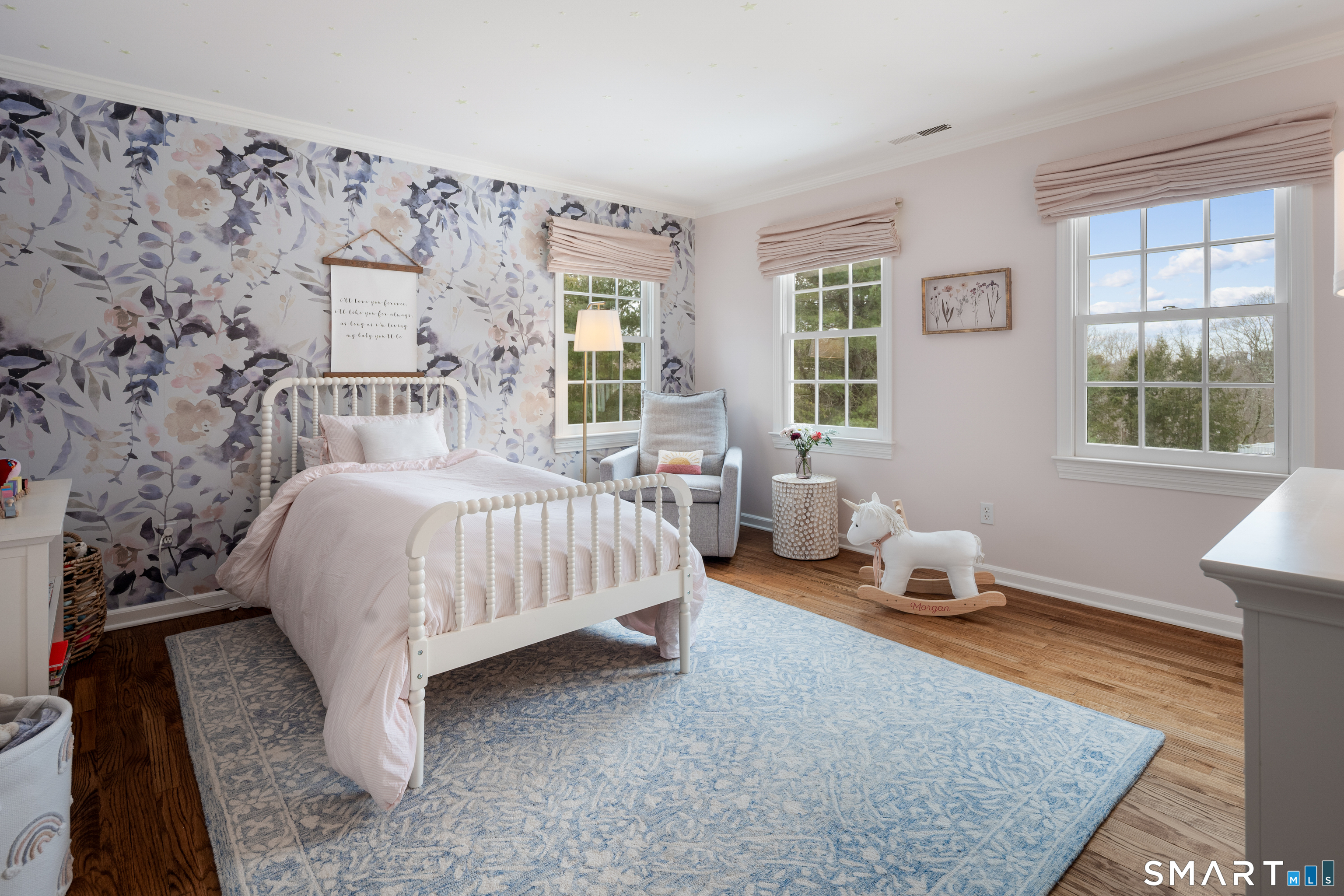 113 Brushy Ridge Road New Canaan, CT 06840 - Photo 13 of 40 Bedroom with full bath