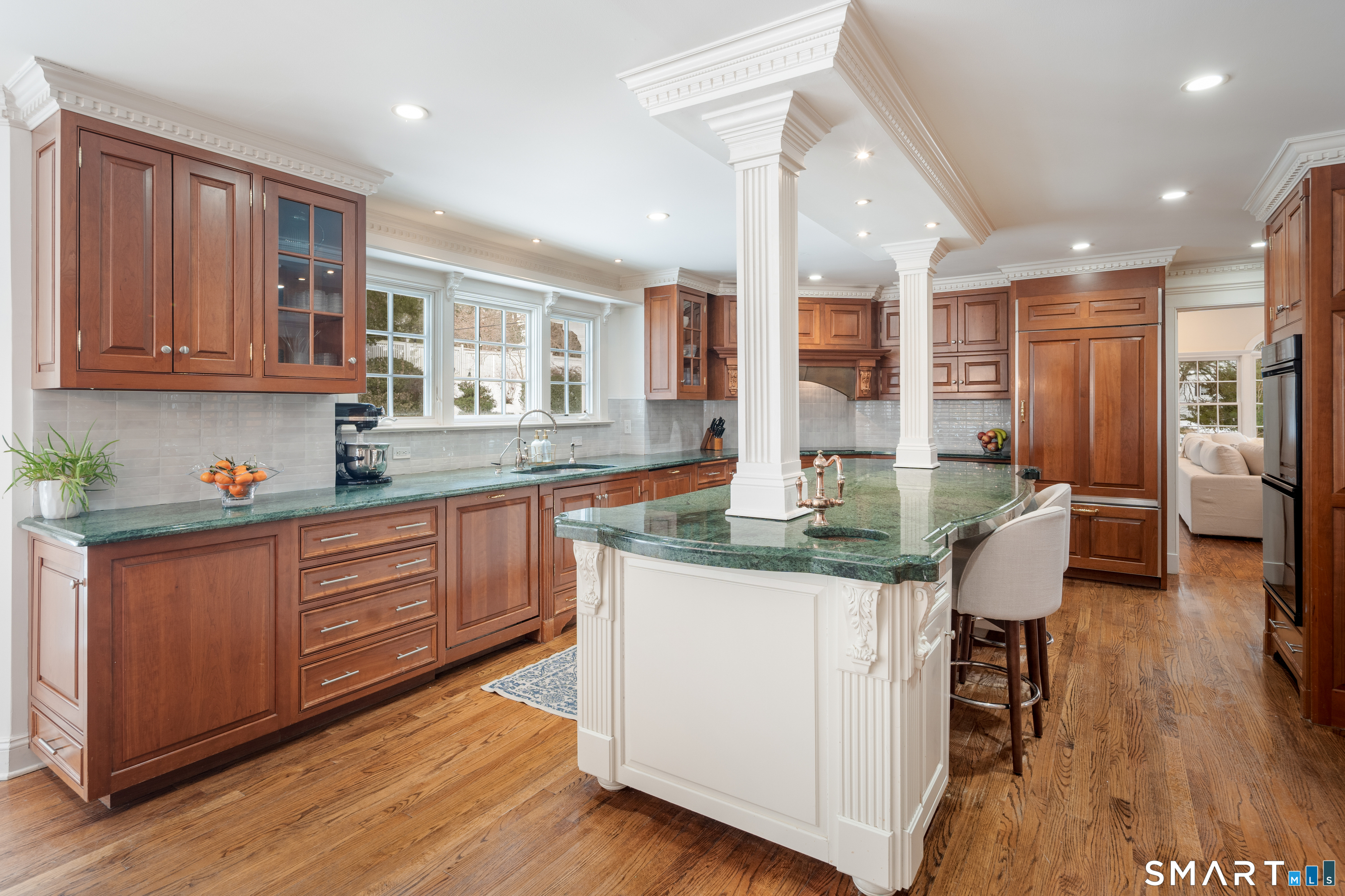 113 Brushy Ridge Road New Canaan, CT 06840 - Photo 31 of 40 Kitchen with 2 dishwashers, 2 sinks and Butlers Pantry