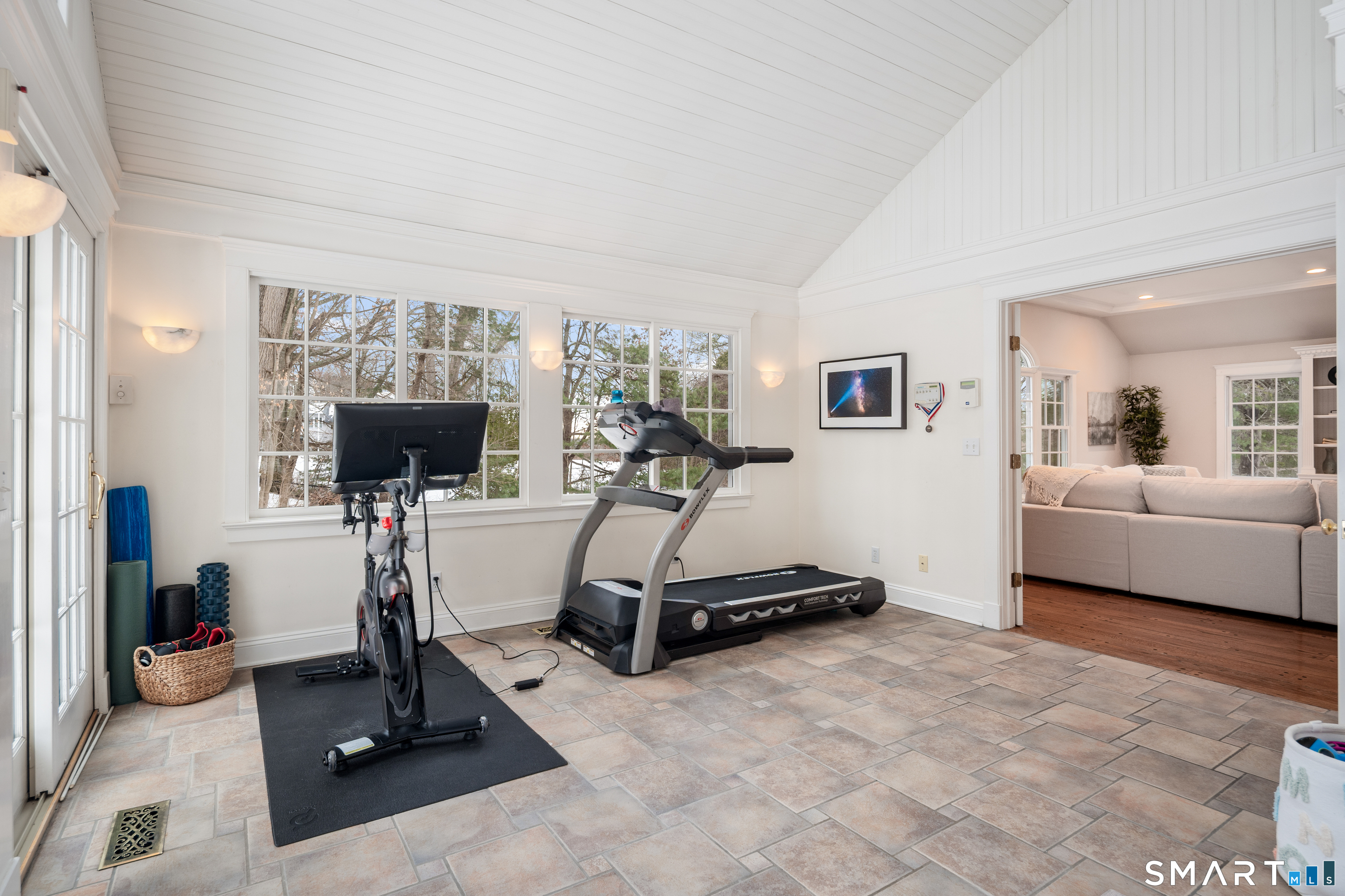 113 Brushy Ridge Road New Canaan, CT 06840 - Photo 6 of 40 Sunroom has full bath and access to pool