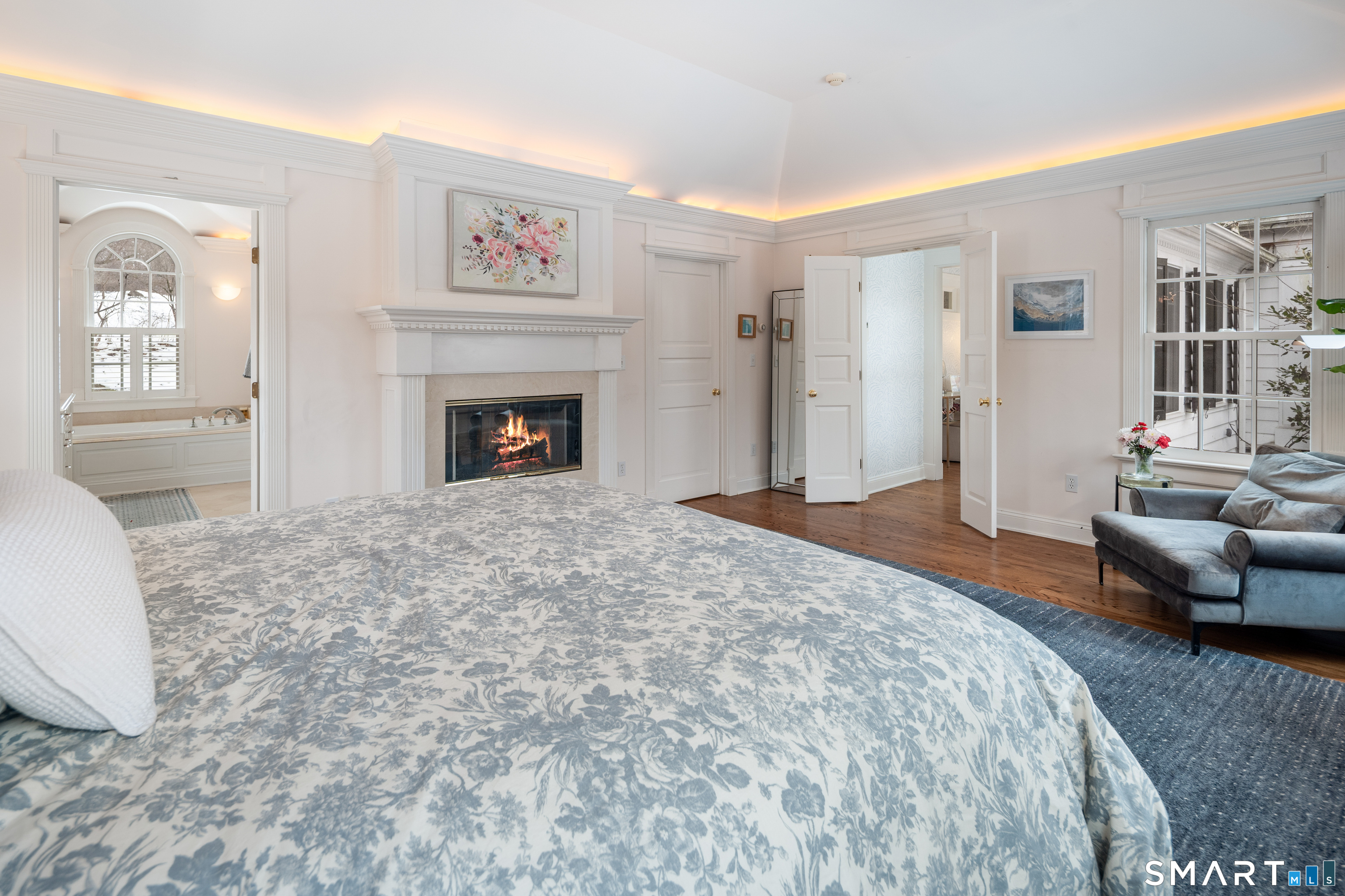 113 Brushy Ridge Road New Canaan, CT 06840 - Photo 9 of 40 FP and Cove lighting