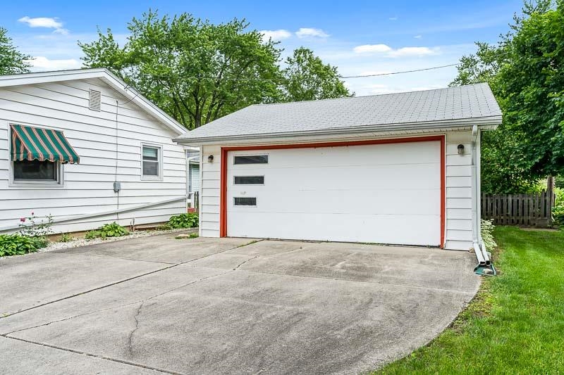 4702 Mohawk Road Rockford, IL 61107 - Photo 35 of 41 a front view of a house with a garage