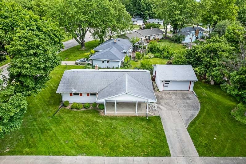 4702 Mohawk Road Rockford, IL 61107 - Photo 36 of 41 an aerial view of a house