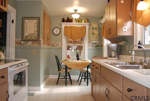 232 Madison Avenue Rensselaer, NY 12144 - Photo 7 of 15 Photo 7