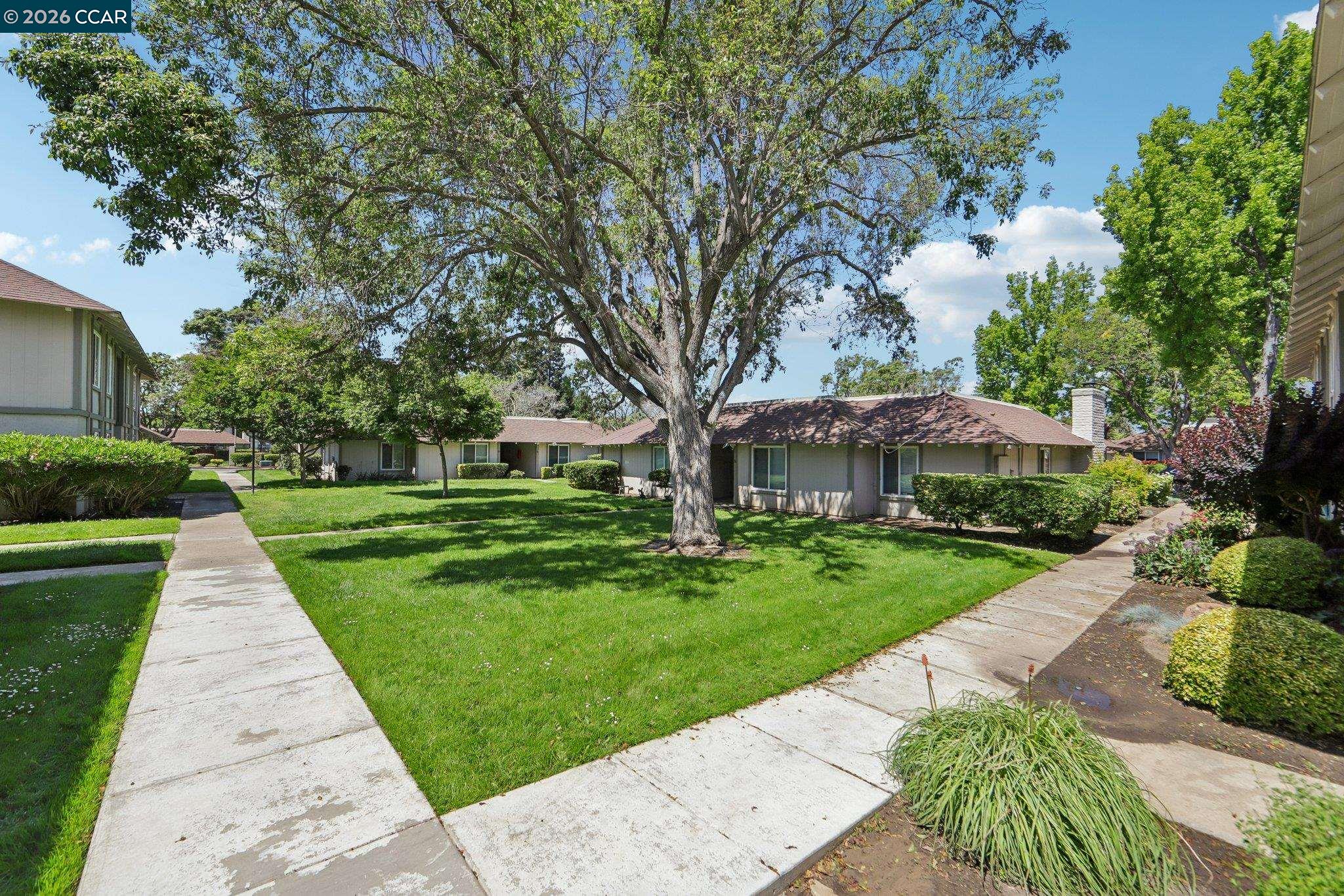 825 Oak Grove Road, Unit 40 Concord, CA 94518 - Photo 28 of 38