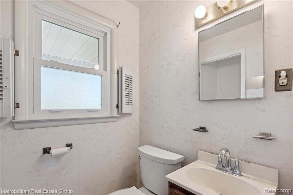 26115 Steele Road Farmington Hills, MI 48331 - Photo 17 of 40