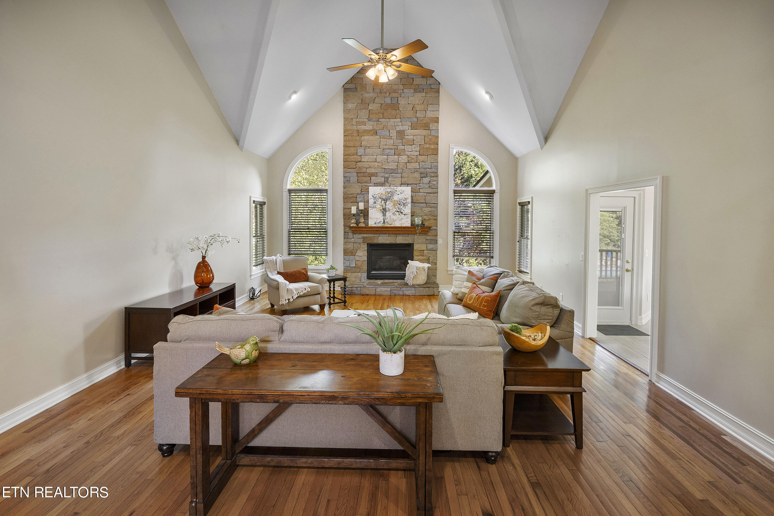 83 Rolling Links Boulevard Oak Ridge, TN 37830 - Photo 9 of 50 E1_L40A0170