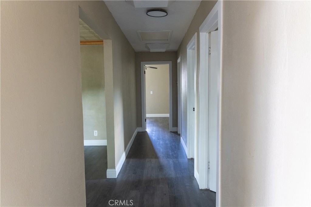 1703 Yolo Street Corning, CA 96021 - Photo 4 of 21 Hallway