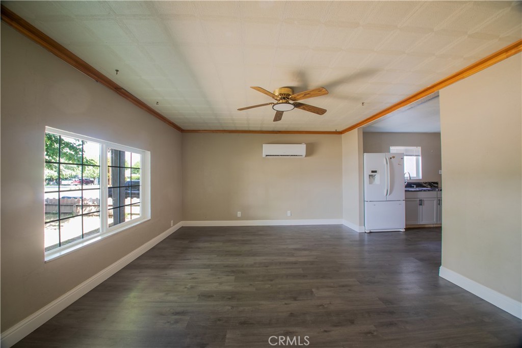 1703 Yolo Street Corning, CA 96021 - Photo 5 of 21 Living Room
