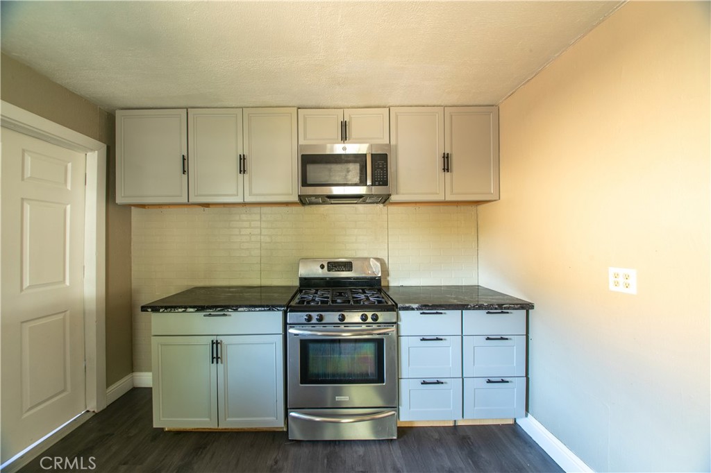 1703 Yolo Street Corning, CA 96021 - Photo 7 of 21 Kitchen