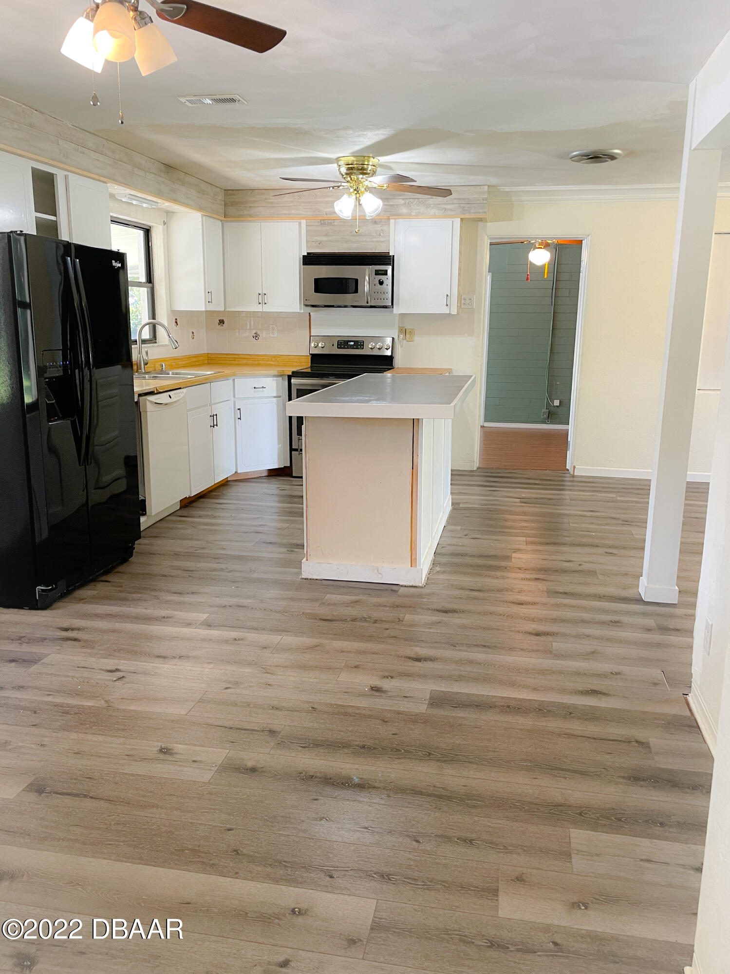 519 Big Tree Road South Daytona, FL 32119 - Photo 9 of 28 Kitchen view