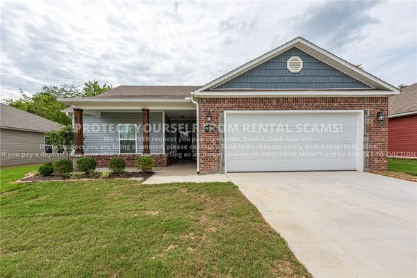 $1,700 | 1291 South Springfield Drive, Fayetteville, AR 72704
