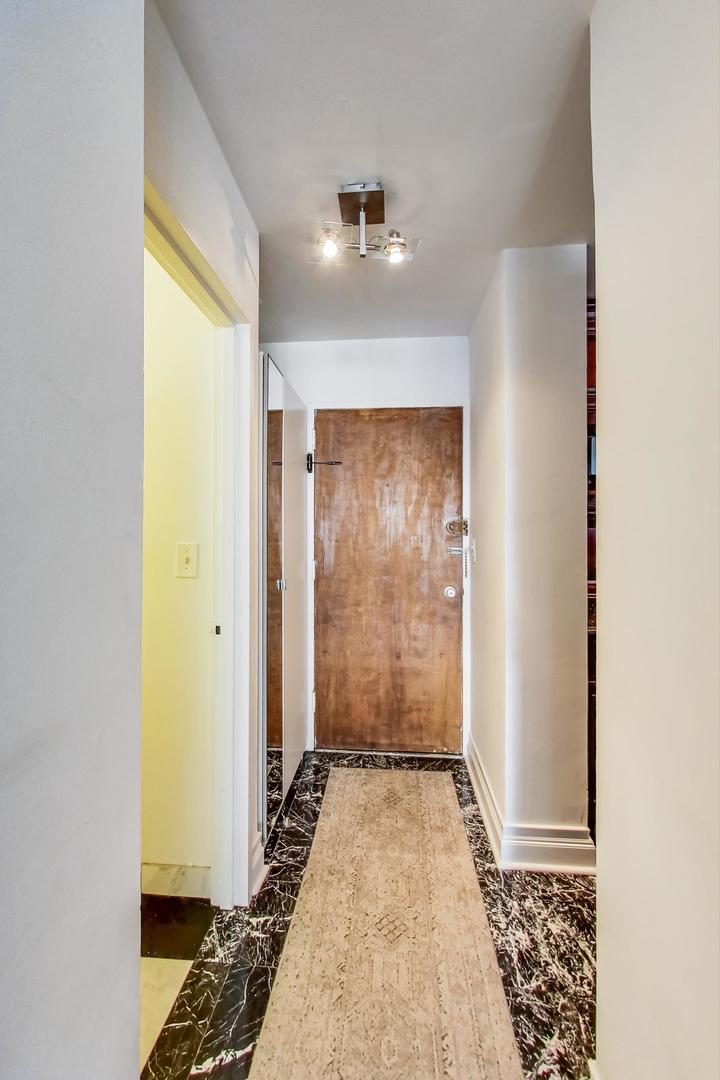 5601 North Sheridan Road, Unit 19D Chicago, IL 60660 - Photo 8 of 33 Gallery Image 8