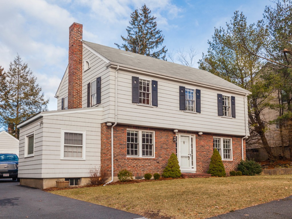 24 Leslie Road Newton, MA 02466 - Photo 2 of 21 Gallery Image 2