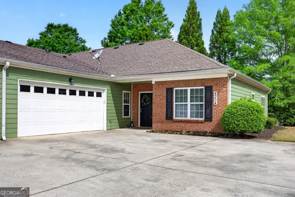 $329,900 | 4304 Commonwealth Circle, Newnan, GA 30263