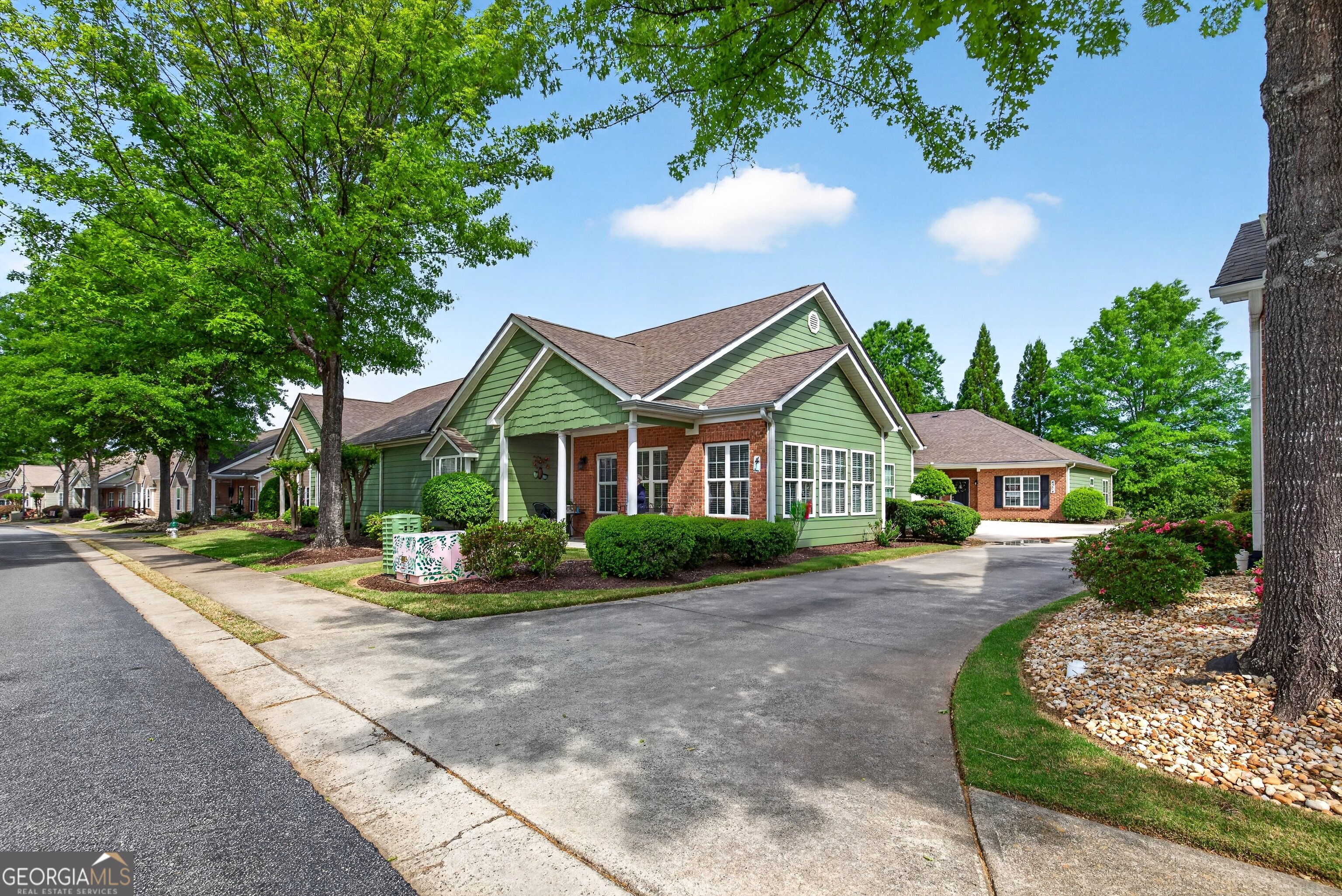4304 Commonwealth Circle Newnan, GA 30263 - Photo 31 of 40