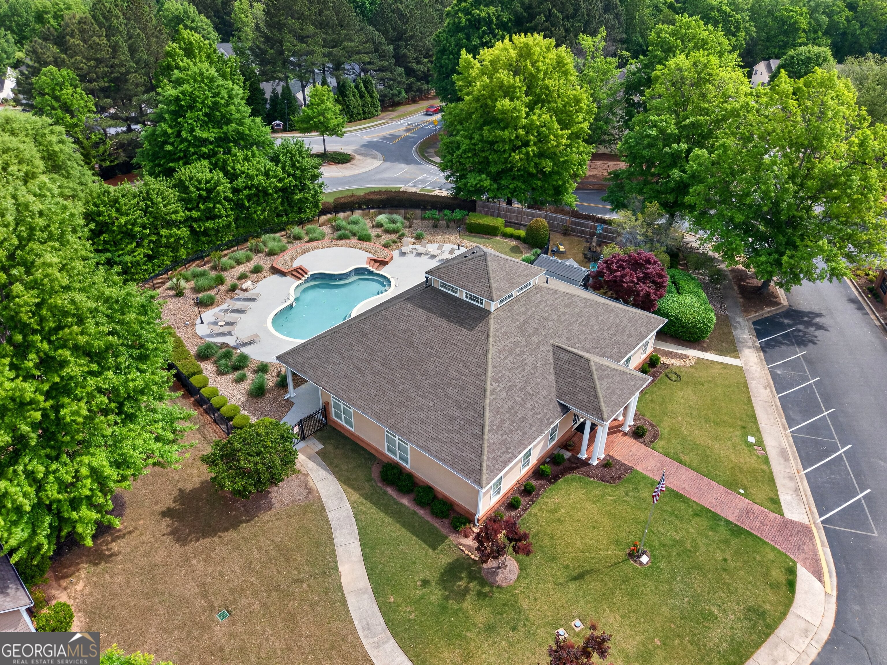 4304 Commonwealth Circle Newnan, GA 30263 - Photo 33 of 40