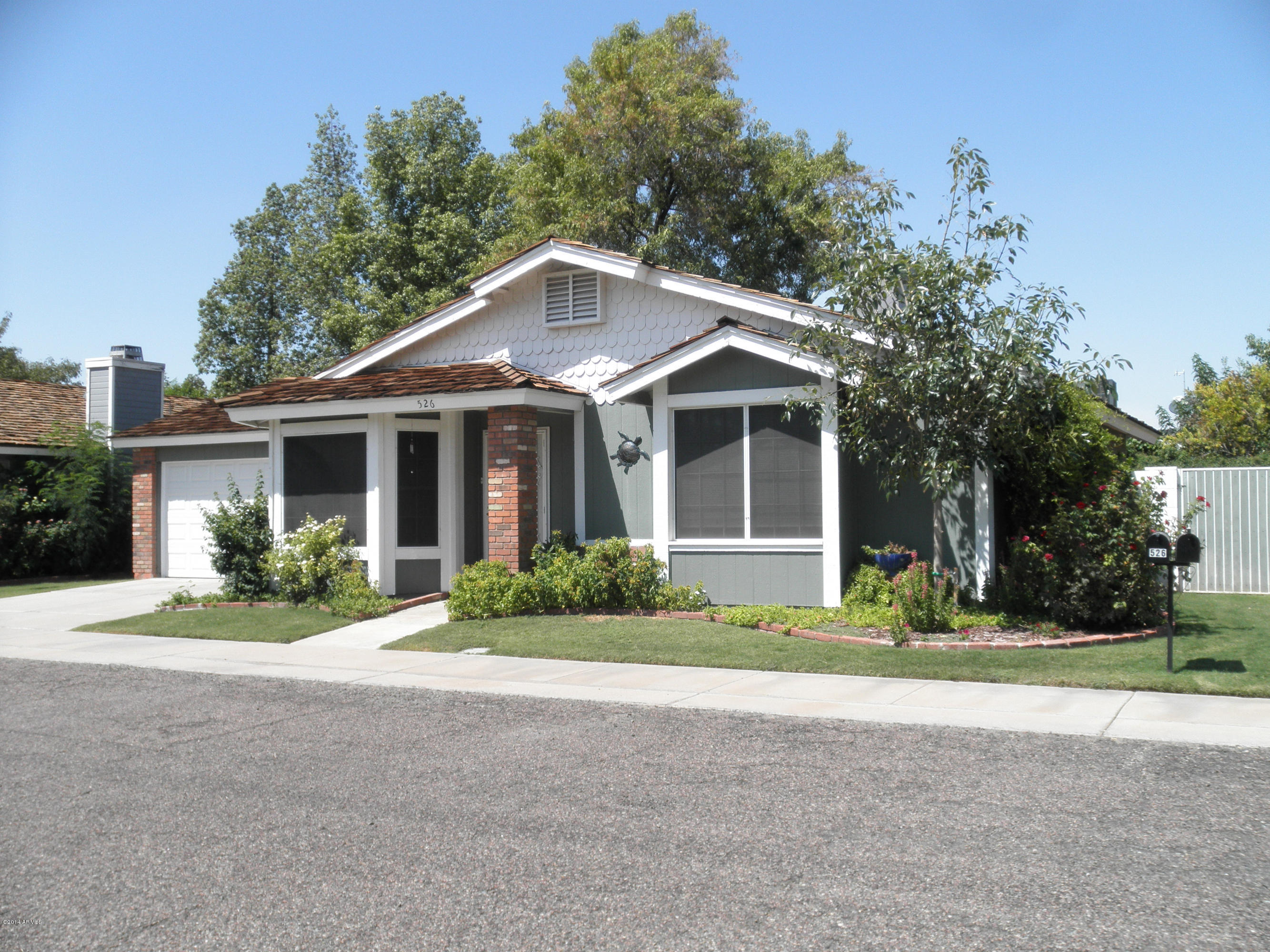 526 East Danbury Road Phoenix, AZ 85022 - Photo 2 of 20 P9050036