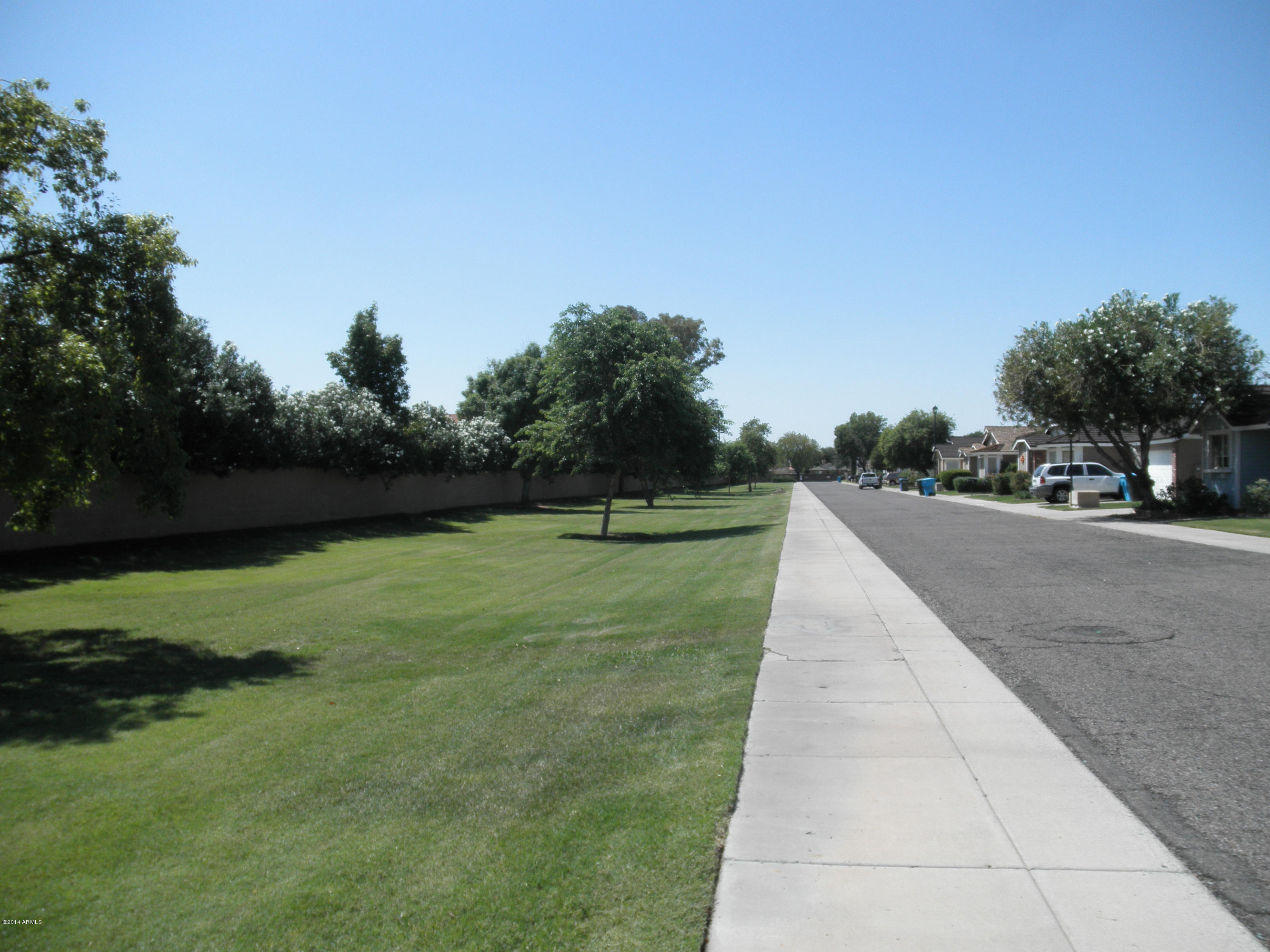 526 East Danbury Road Phoenix, AZ 85022 - Photo 3 of 20 P9050035