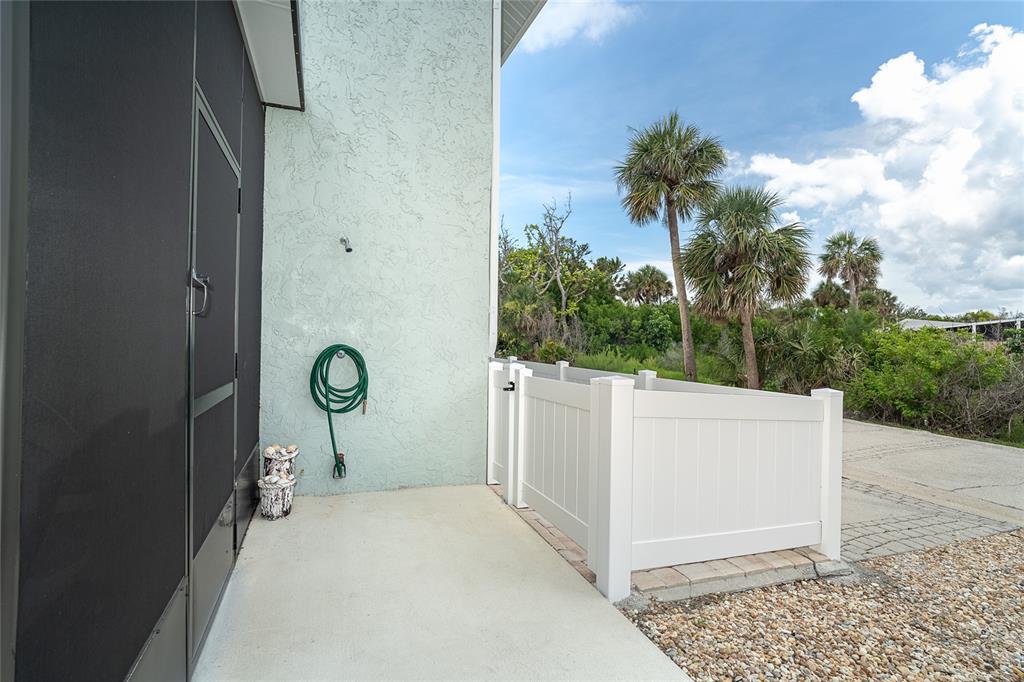 6005 North Beach Road, Unit 16 Englewood, FL 34223 - Photo 35 of 57 a view of a entrance