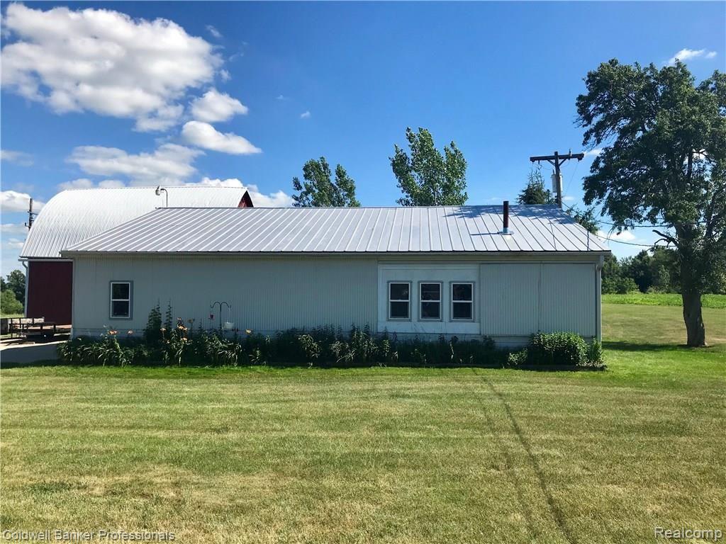 2254 Barnes Road North Branch, MI 48461 - Photo 8 of 29 IMG_E3850.JPG