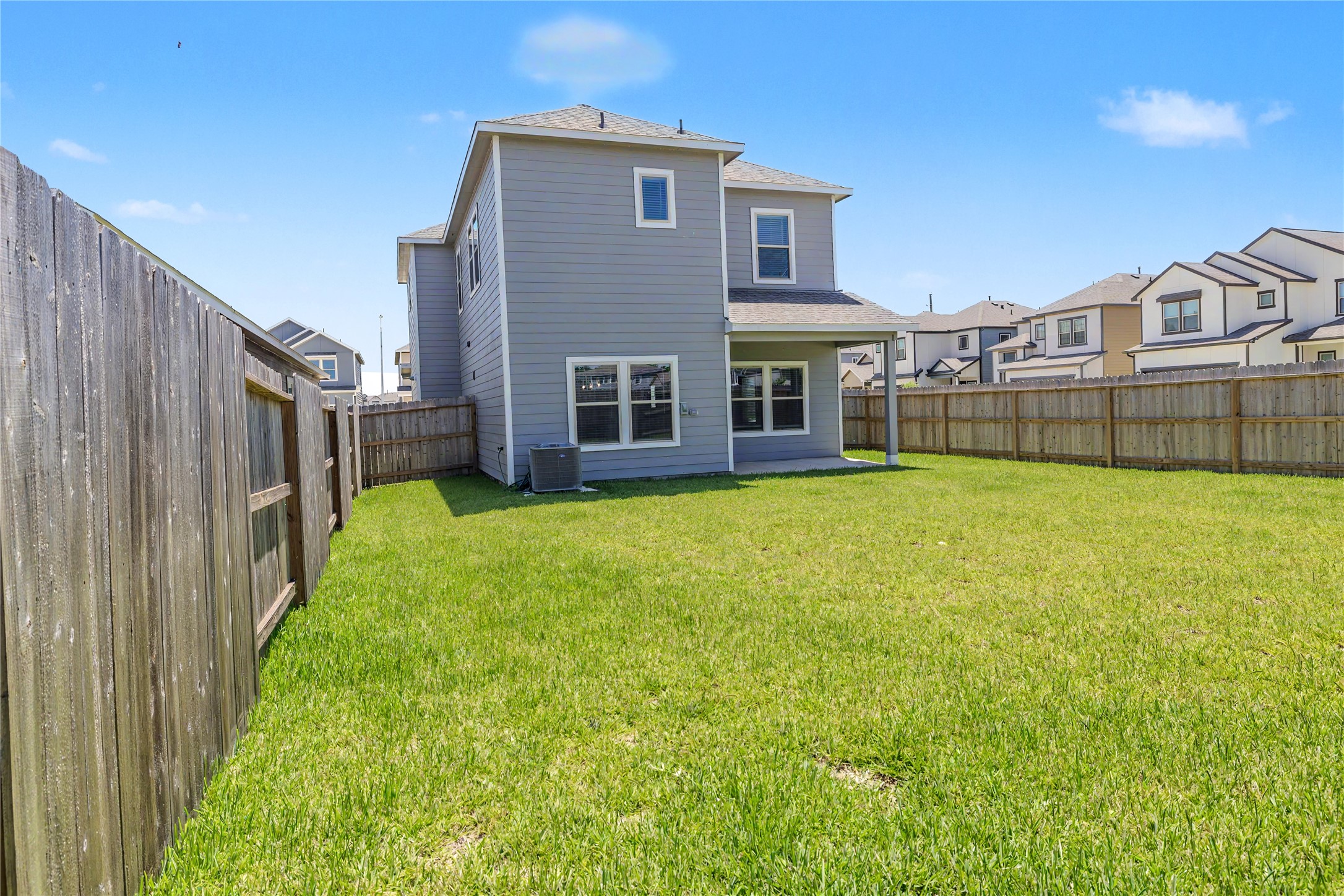 6426 Bolinas Court Rosharon, TX 77583 - Photo 46 of 49 a view of a house with a yard and sitting area