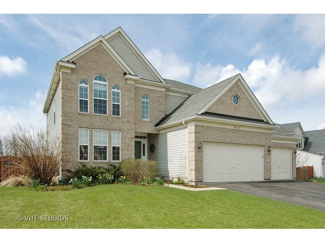 3511 High Ridge Road Carpentersville, IL 60110 - Photo 1 of 16