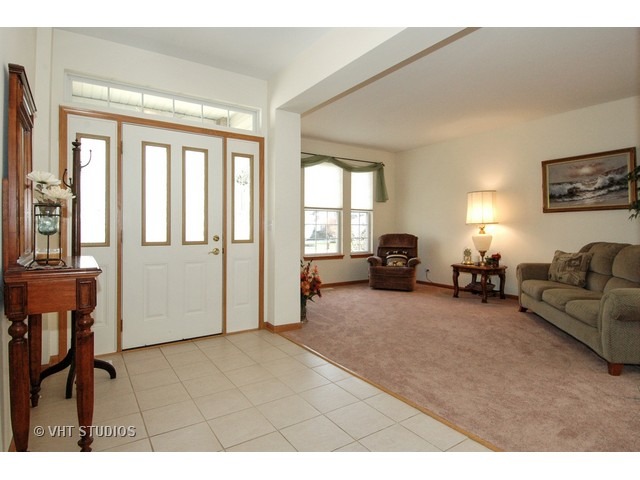 3511 High Ridge Road Carpentersville, IL 60110 - Photo 2 of 16
