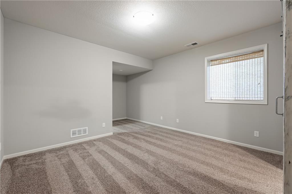 190 Southwest Roosevelt Ridge Lee's Summit, MO 64081 - Photo 34 of 39 Gallery Image 34