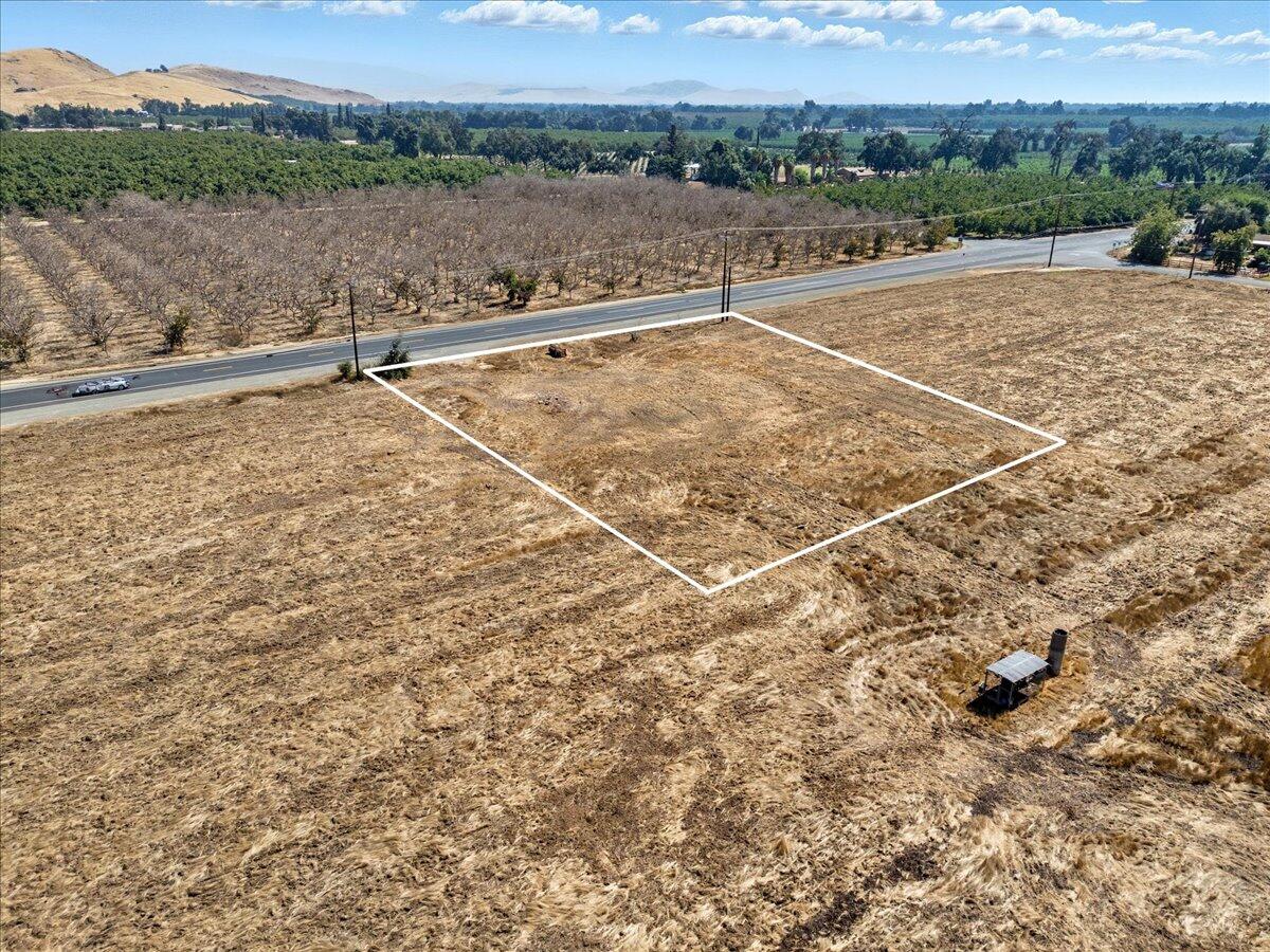 160 Rd Ivanhoe Ca Ivanhoe, CA 93235 - Photo 4 of 20 7