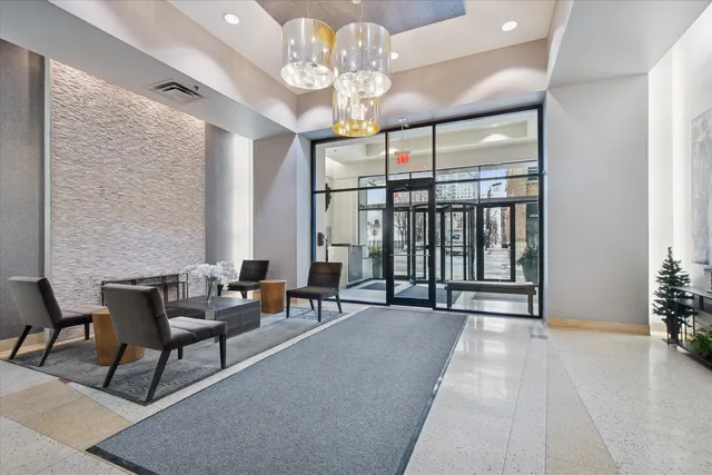 $2,500 | 435 West Erie Street, Unit 2204, Chicago, IL 60654