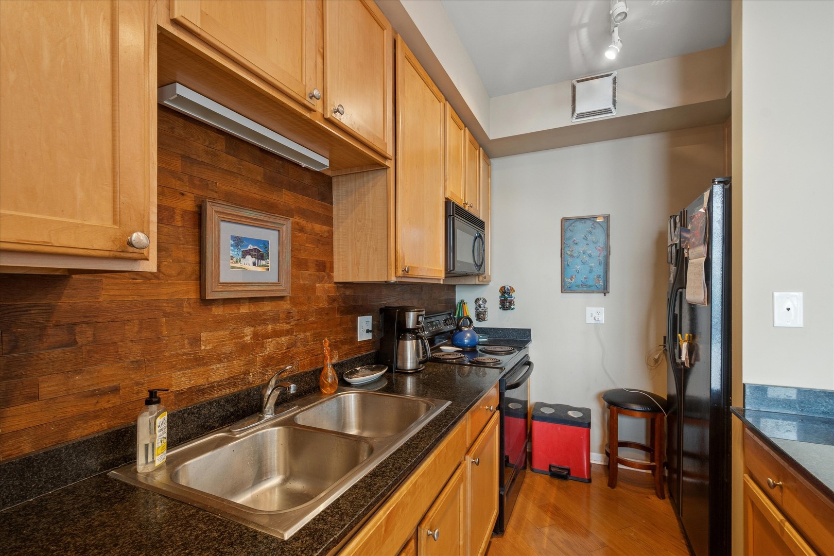 435 West Erie Street, Unit 2204 Chicago, IL 60654 - Photo 7 of 22