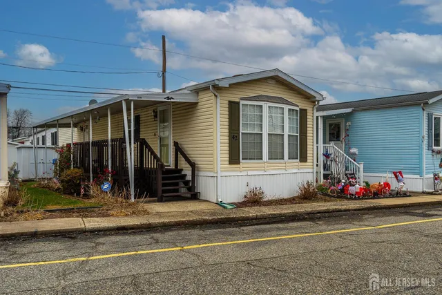 $115,000 | 42 Helen Avenue, Avenel, NJ 07001