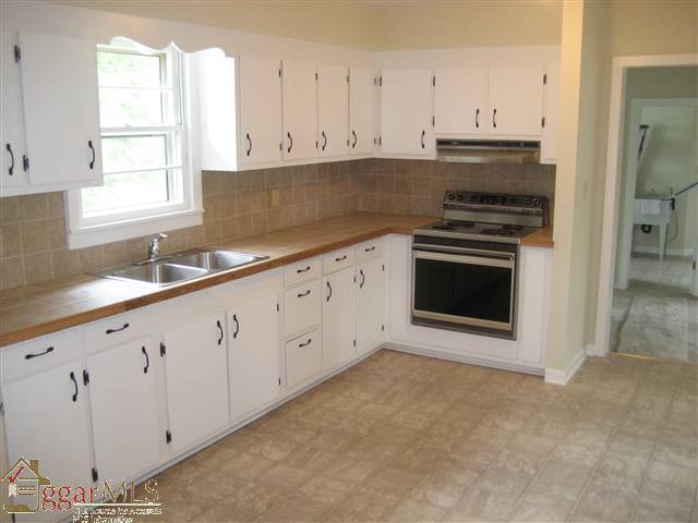 1117 Tubbs Mountain Road Travelers Rest, SC 29690 - Photo 5 of 24