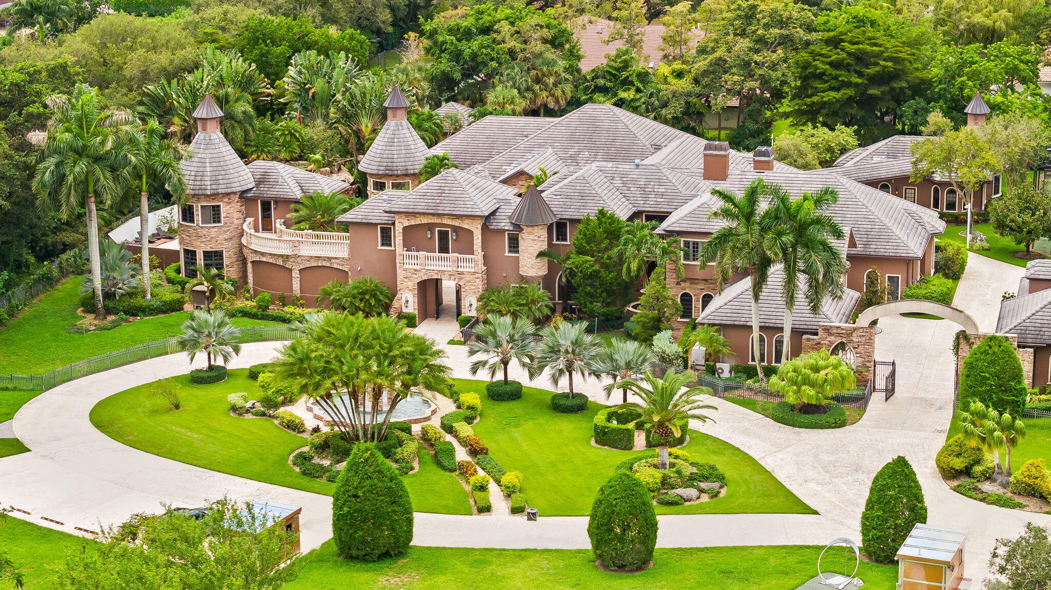 6300 Riverside Drive Parkland, FL 33067 - Photo 104 of 105 an aerial view of a house