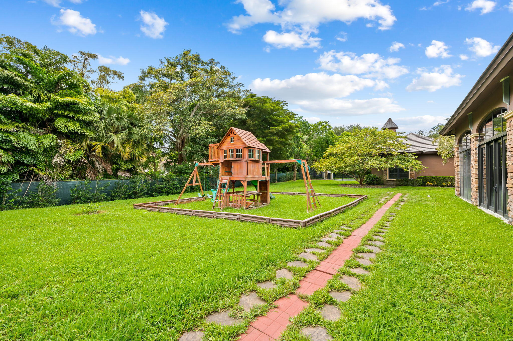 6300 Riverside Drive Parkland, FL 33067 - Photo 12 of 105 22-web-or-mls-DSC_1417