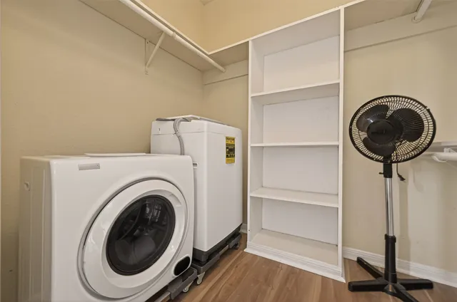 $76,250 | 1516 Bay Area Boulevard, Unit H10, Houston, TX 77058