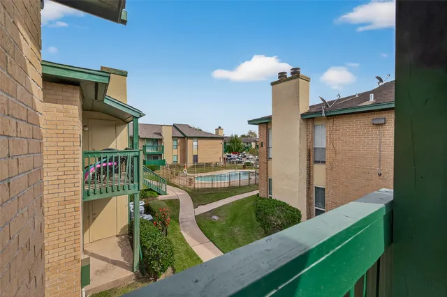 $76,250 | 1516 Bay Area Boulevard, Unit H10, Houston, TX 77058