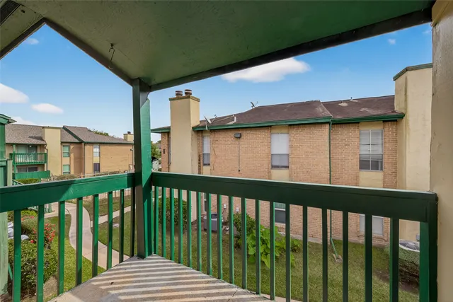 $76,250 | 1516 Bay Area Boulevard, Unit H10, Houston, TX 77058