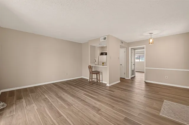 $76,250 | 1516 Bay Area Boulevard, Unit H10, Houston, TX 77058