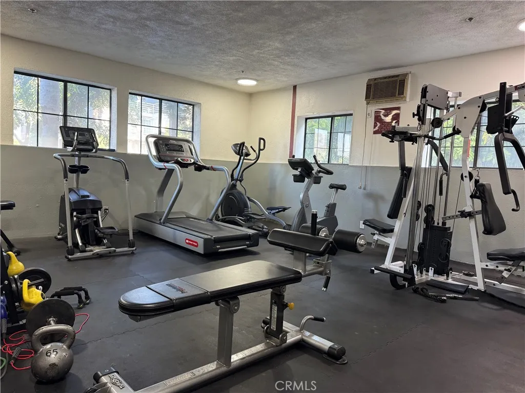 730 West 4th Street Long Beach, CA 90802 - Photo 28 of 35 a view of a room with gym equipment