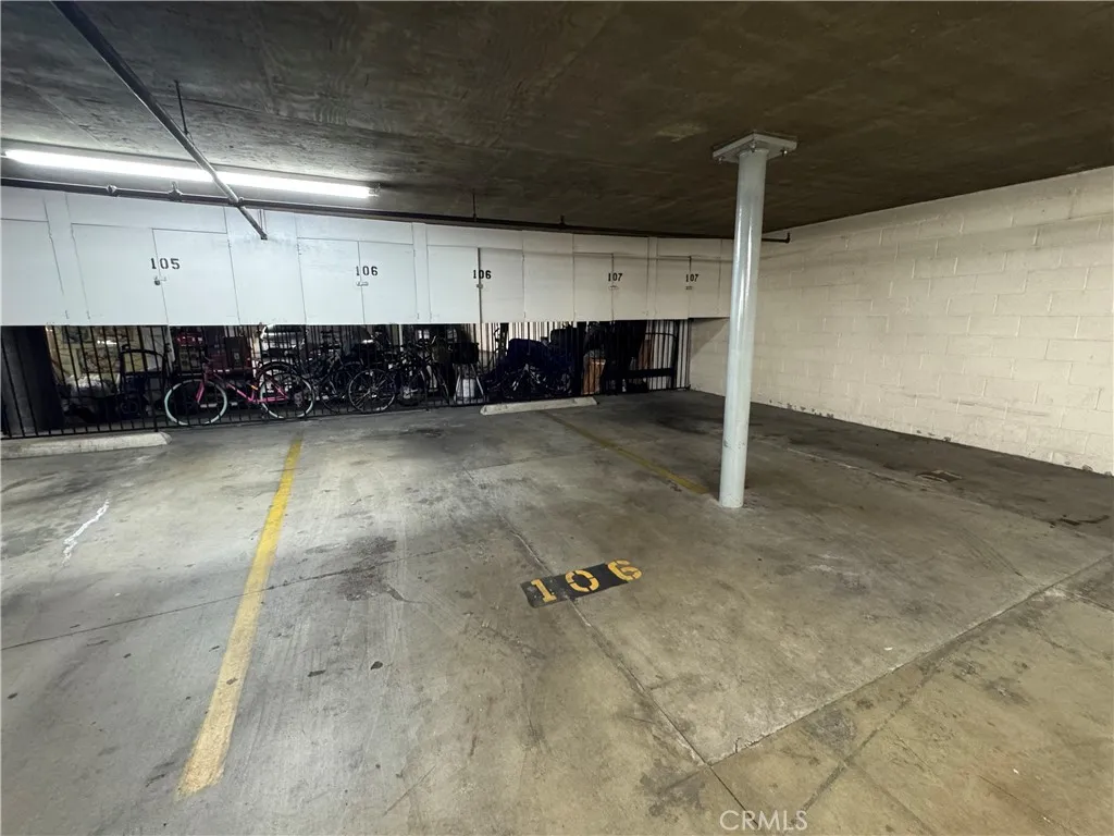 730 West 4th Street Long Beach, CA 90802 - Photo 29 of 35 a view of a room with a garage